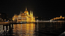 Вечерняя прогулка по Дунаю